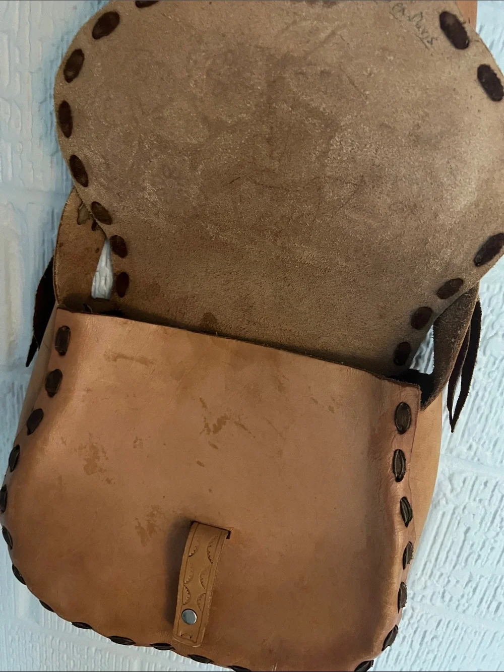 Hand-Painted Floral & Butterfly Leather Crossbody Bag - Tan - Picture 6 of 6